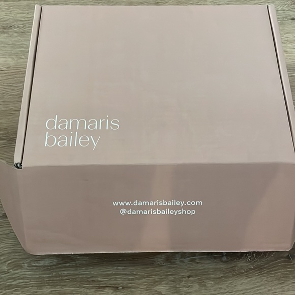 Brand New with Tags Beautiful designer Damaris Bailey Rubina red Mermaid Skirt M - Picture 6 of 6